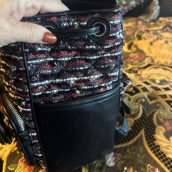 Tory Burch backpack used a handful of times.. looks brand new ! - Picture 5 of 6